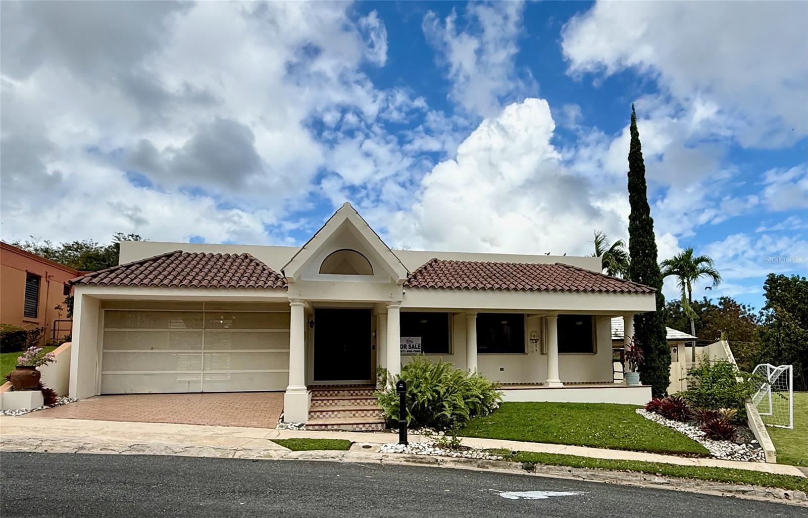 En Venta BF16 65 HILLS MANSIONS, SAN JUAN, PR 00926