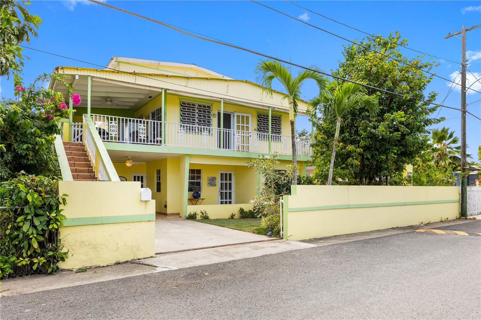 En Venta Com Stella CALLE 5 BO PUEBLO, RINCON, PR 00677