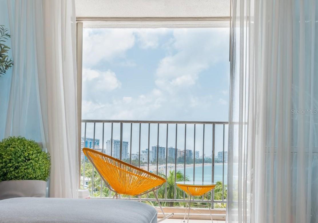 En Venta 6165 AV, ISLA VERDE #669, CAROLINA, PR 00979