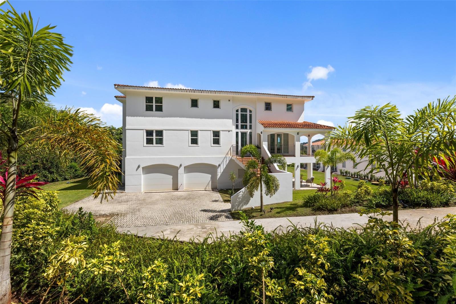 Foto de propiedad en Carretera PR-175 KM. 4.0 ESMERALD LAKE PLANTATION #E-3 TRUJILLO ALTO con MLS# PR9120573