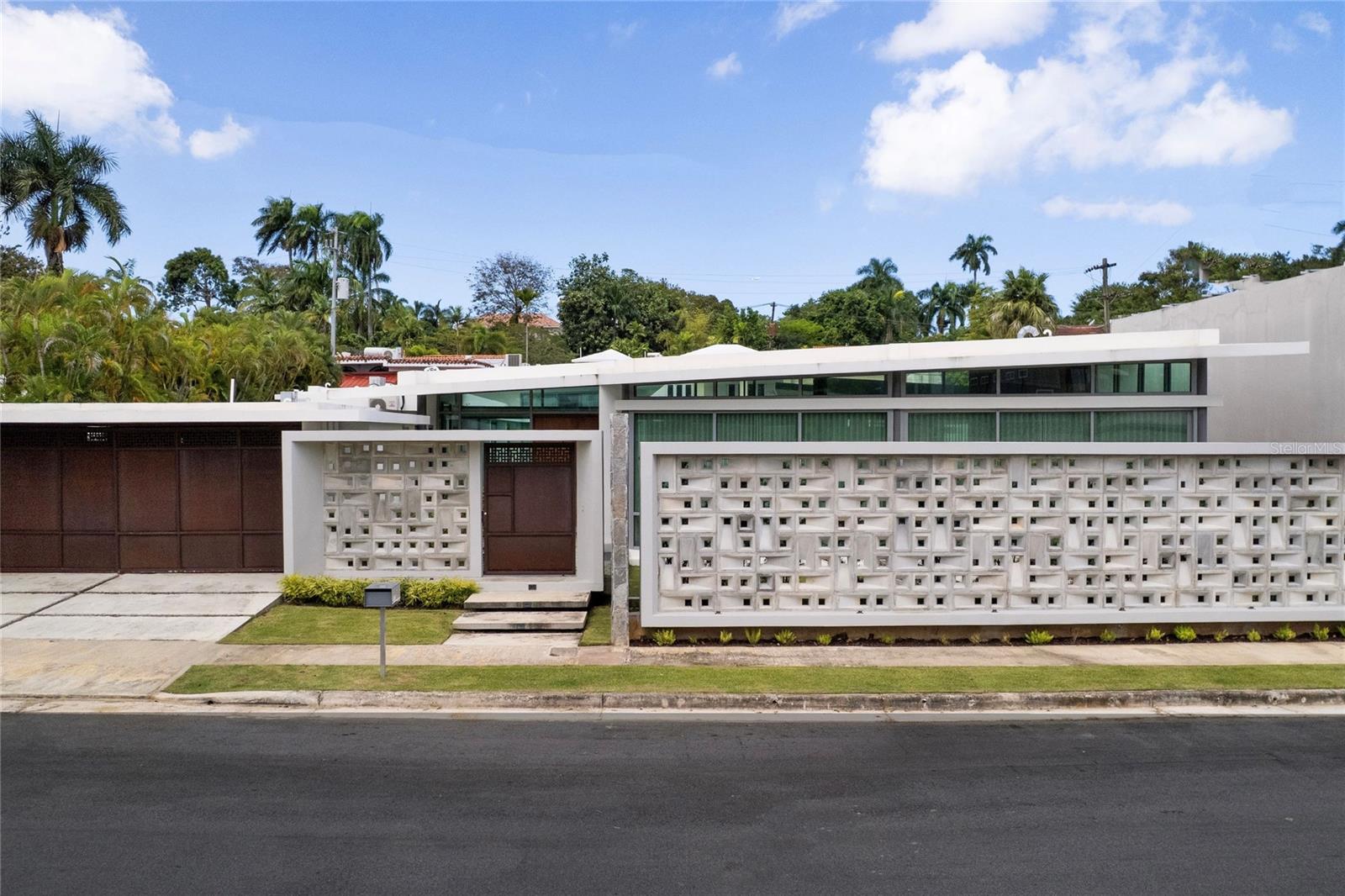 Foto de propiedad en A5 MEADOW LANE GUAYNABO con MLS# PR9120839