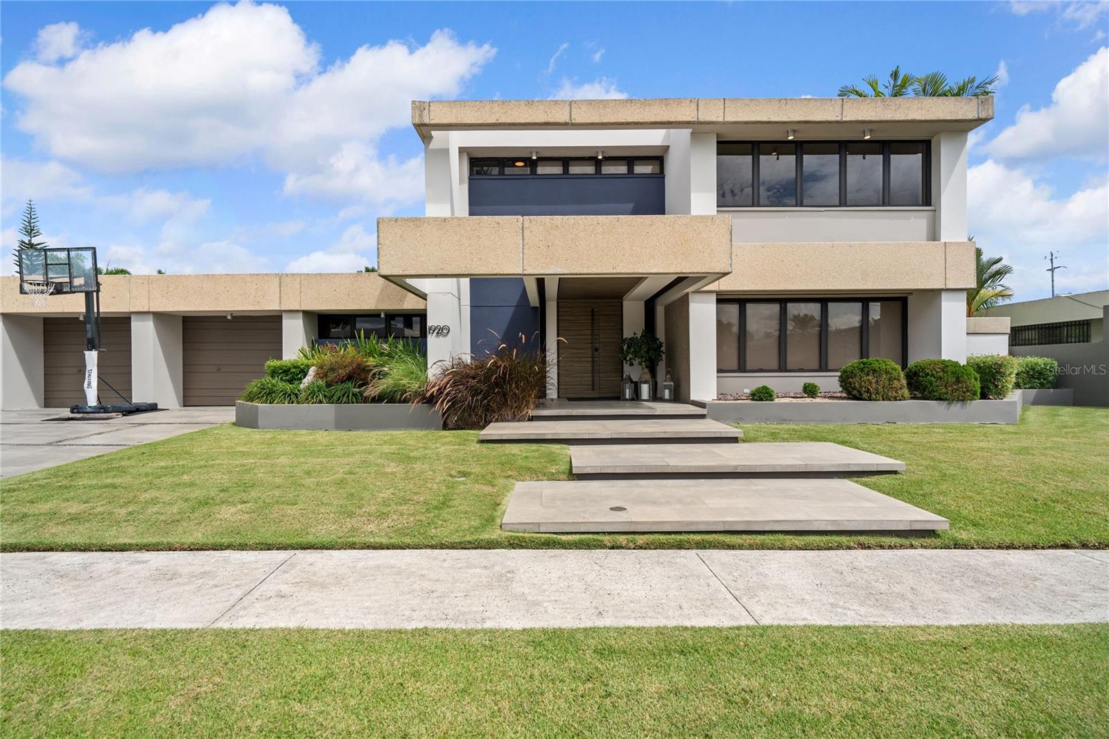 Foto de propiedad en 1920 Petunia St URB. SANTA MARIA SAN JUAN con MLS# PR9121229
