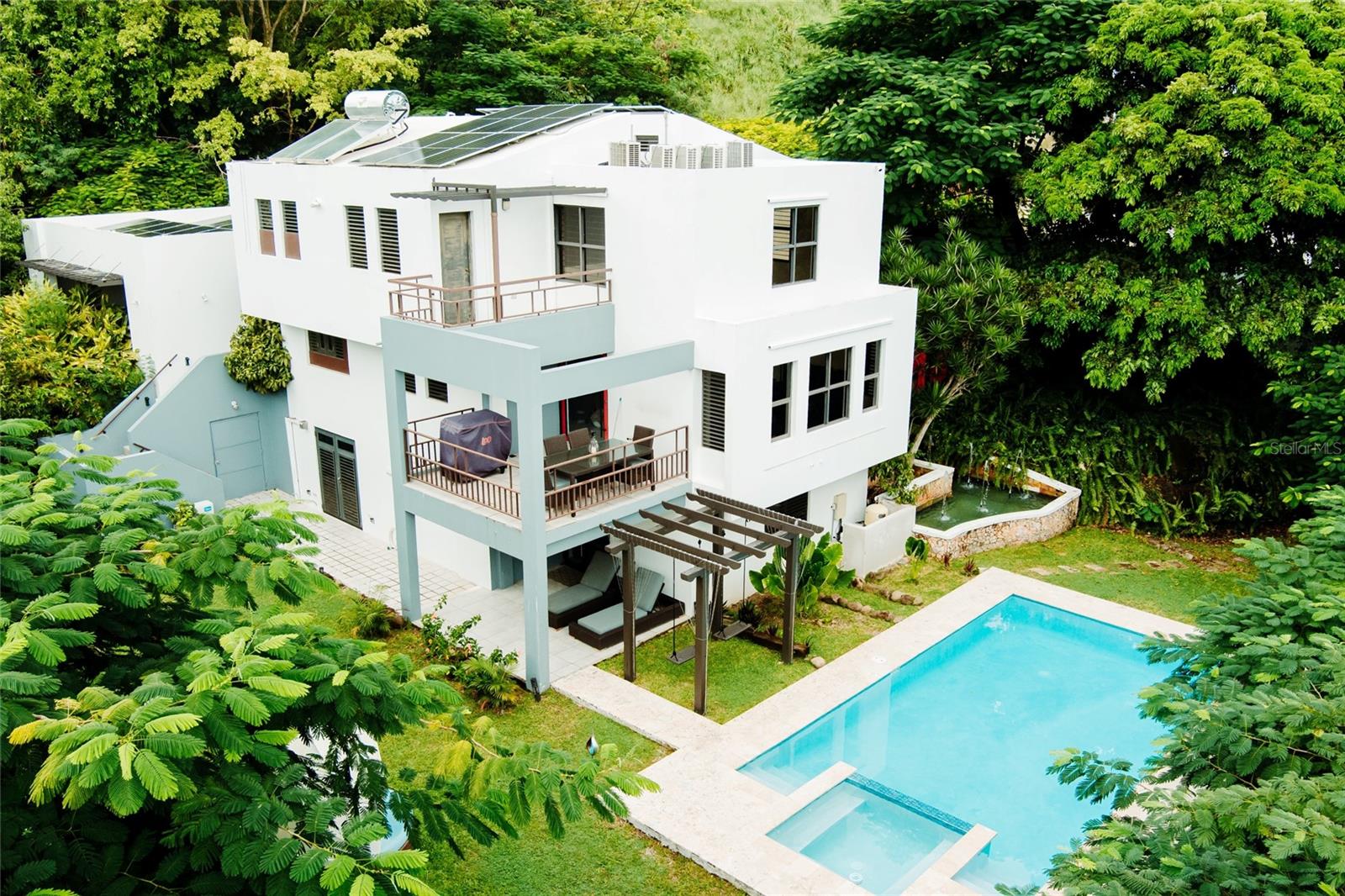 Foto de propiedad en PR 992 KM3.4 3 ST VILLAS DE LUQUILLO #D18 LUQUILLO con MLS# PR9121632