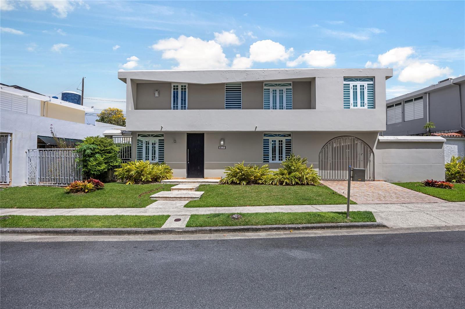 En Venta Calle 6 H17 TINTILLO GARDENS, GUAYNABO, PR 00966