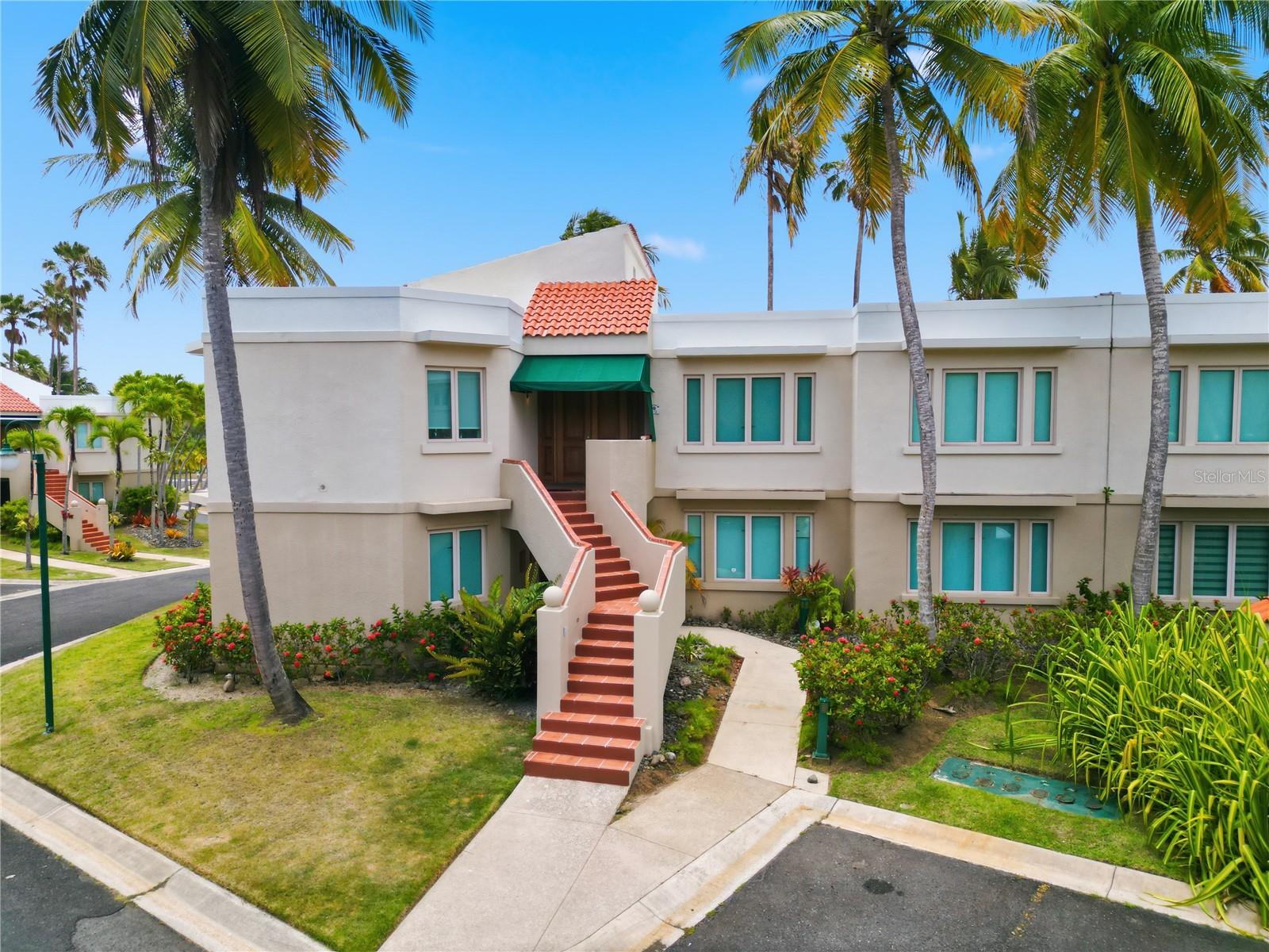 Foto de propiedad en E LAKESIDE VILLAS #1 VEGA ALTA con MLS# PR9122058