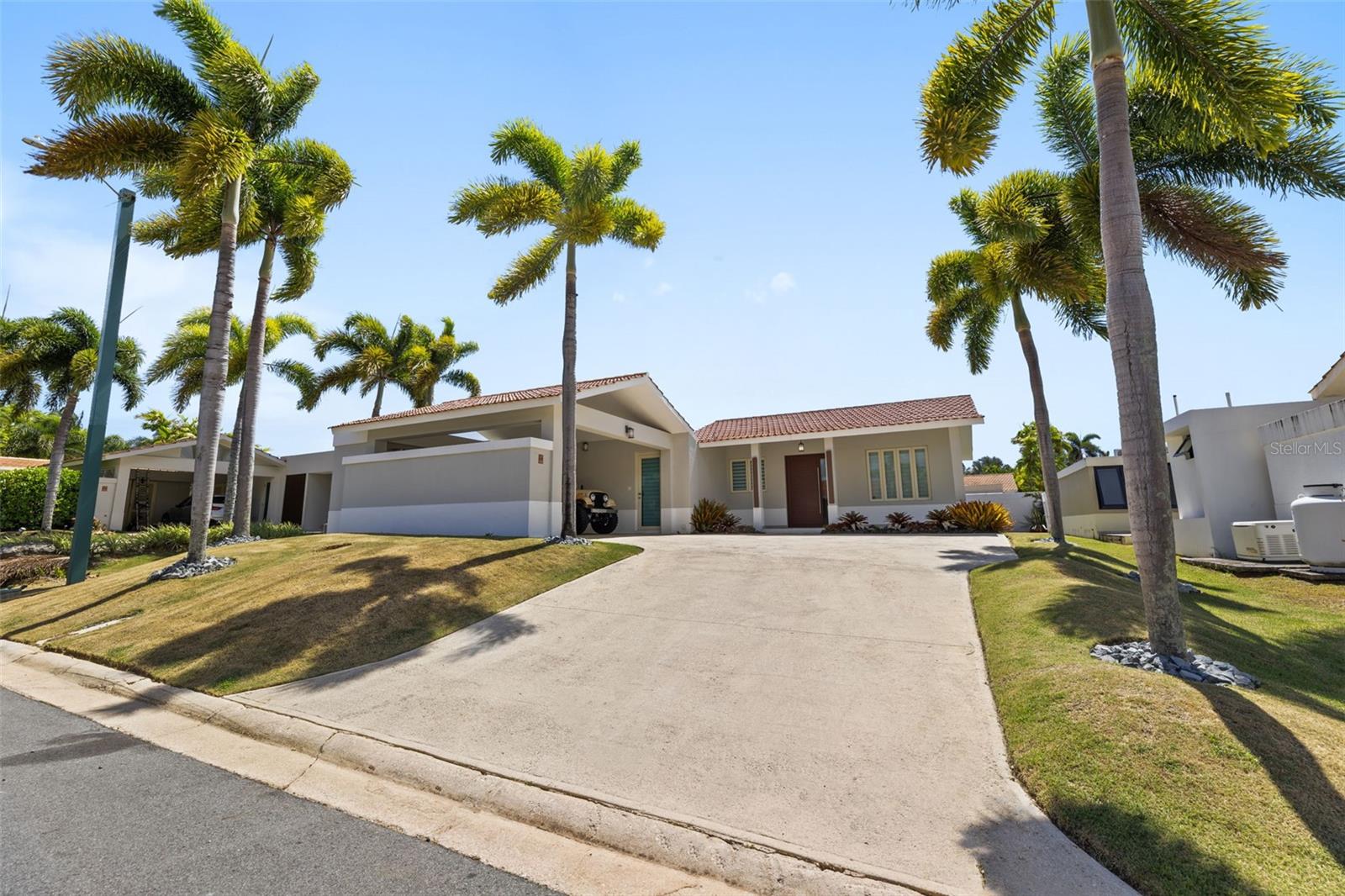 Foto de propiedad en 112 CAMINO DE LOS LOTOS DORADO con MLS# PR9122276