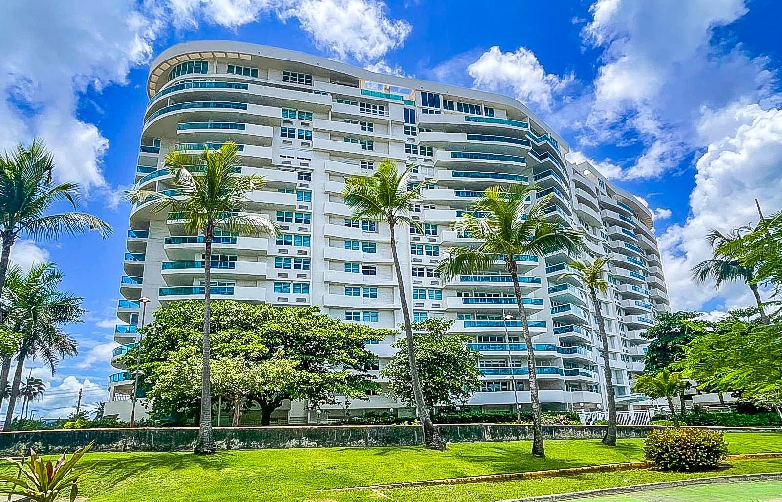 Foto de propiedad en 550 AVENIDA CONSTITUCION #810 SAN JUAN con MLS# PR9122441