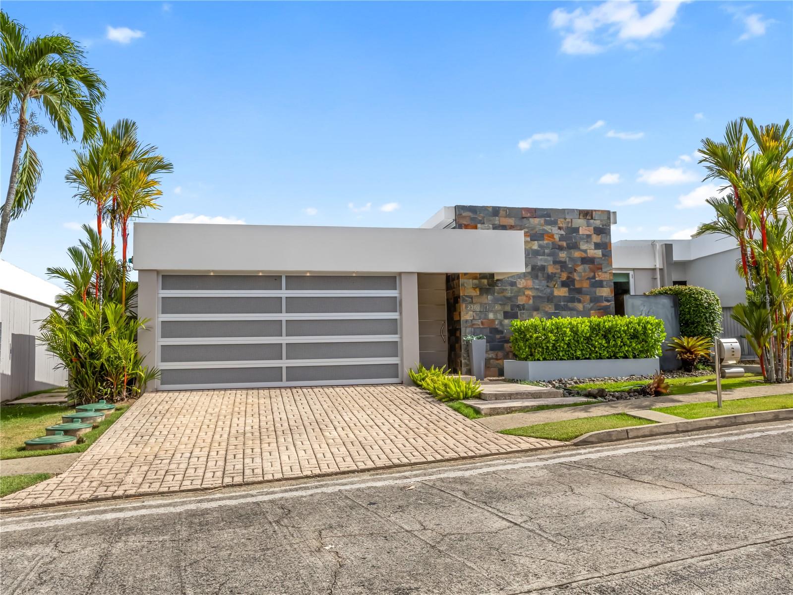 En Venta 236 REY FERNANDO, GUAYNABO, PR 00969