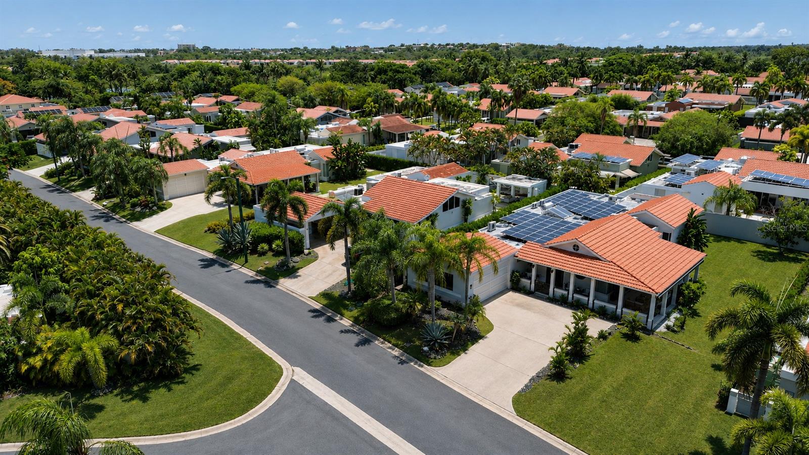 En Venta 147 CAMINO DE LOS JUNCOS, DORADO, PR 00646