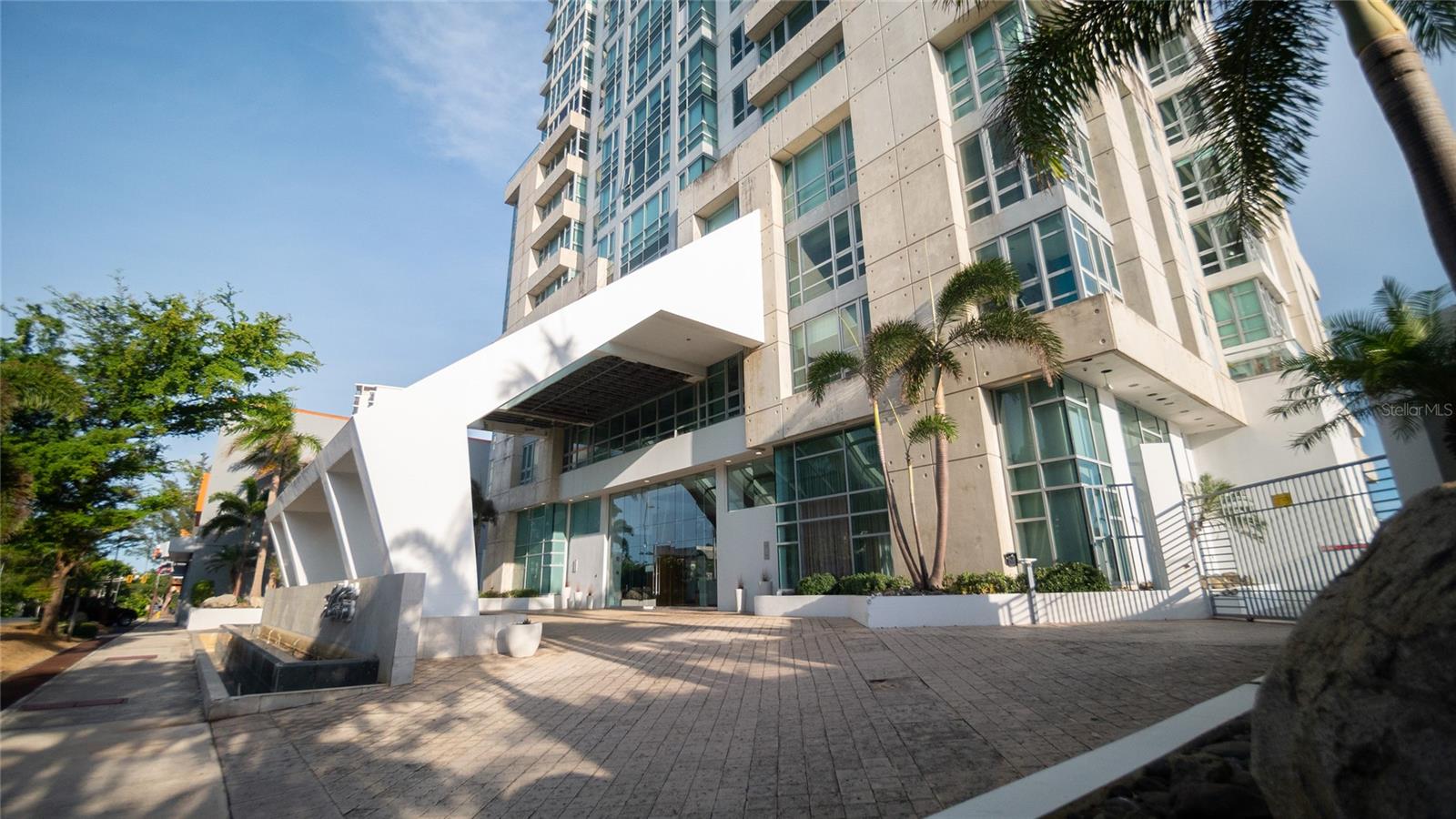 En Venta 404 Ave Constitucion ATLANTIS #904, SAN JUAN, PR 00901