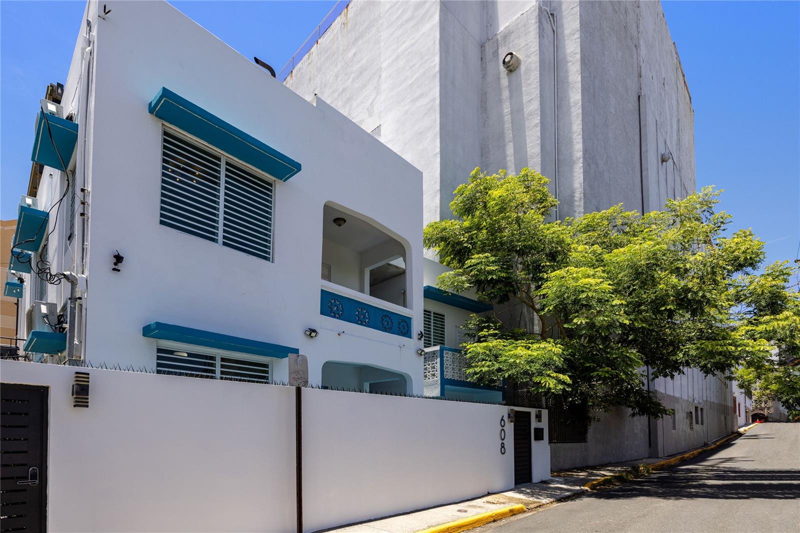 En Venta 608 ERNESTO CERRA ST, SAN JUAN, PR 00907