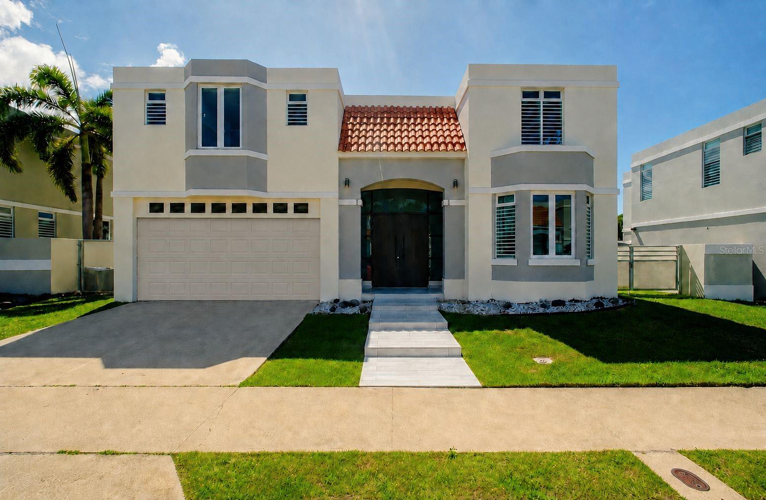 En Venta 695 Mar del Norte PASEO LOS CORALES II, DORADO, PR 00646