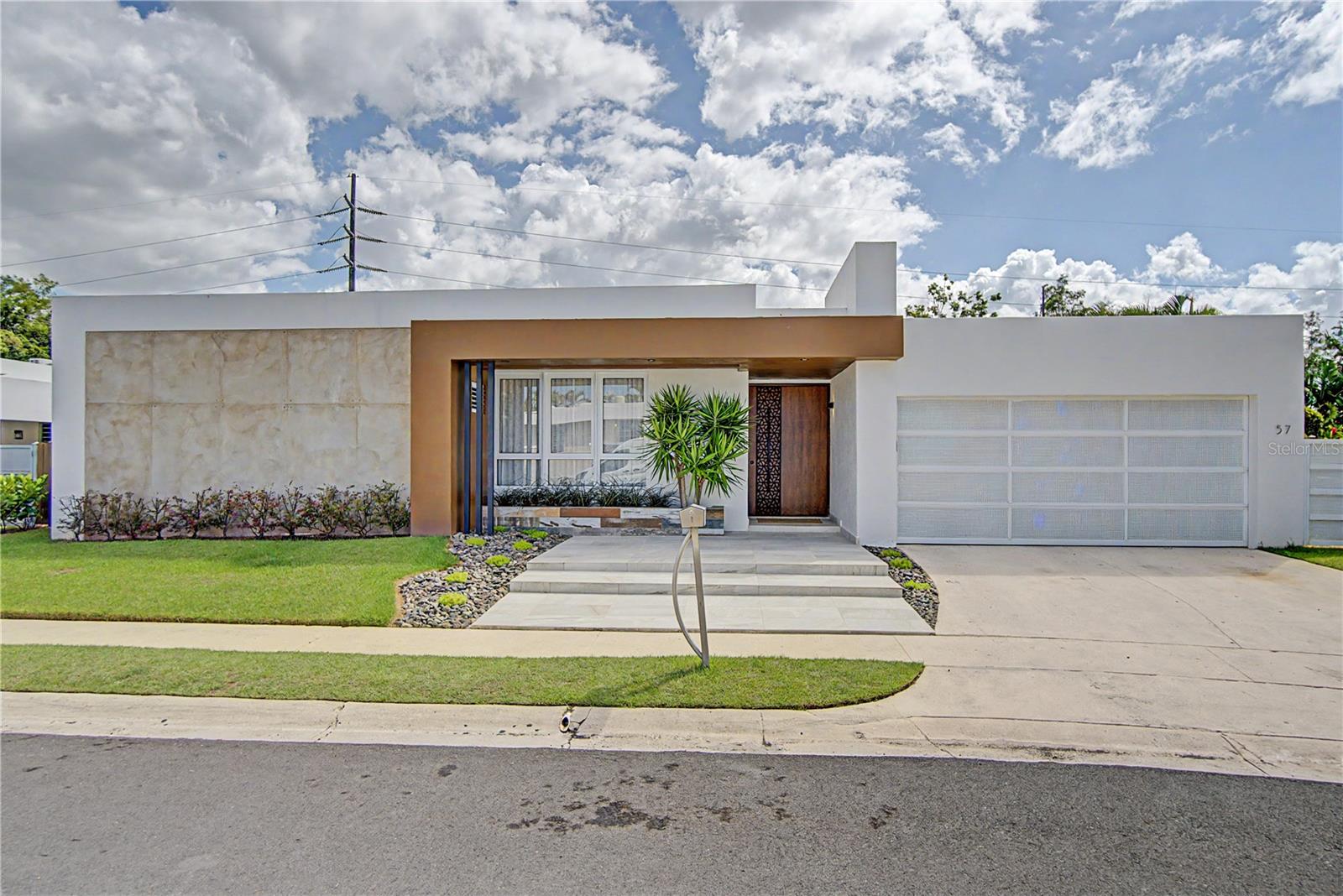 En Venta 57 PARQUE DEL ORIENTE, SAN JUAN, PR 00926