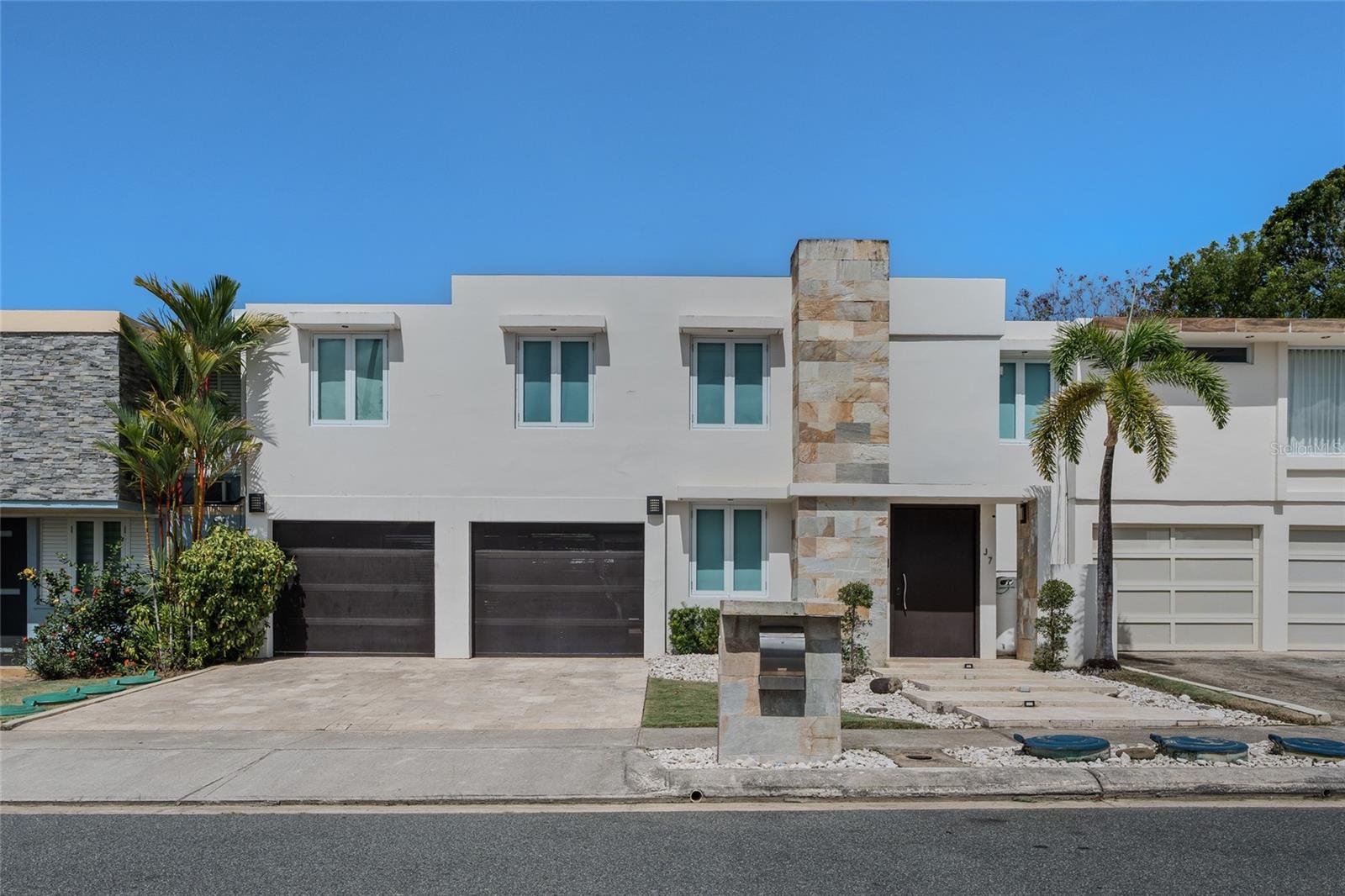 En Venta 1 Street PRADO ALTO #J-7, GUAYNABO, PR 00966