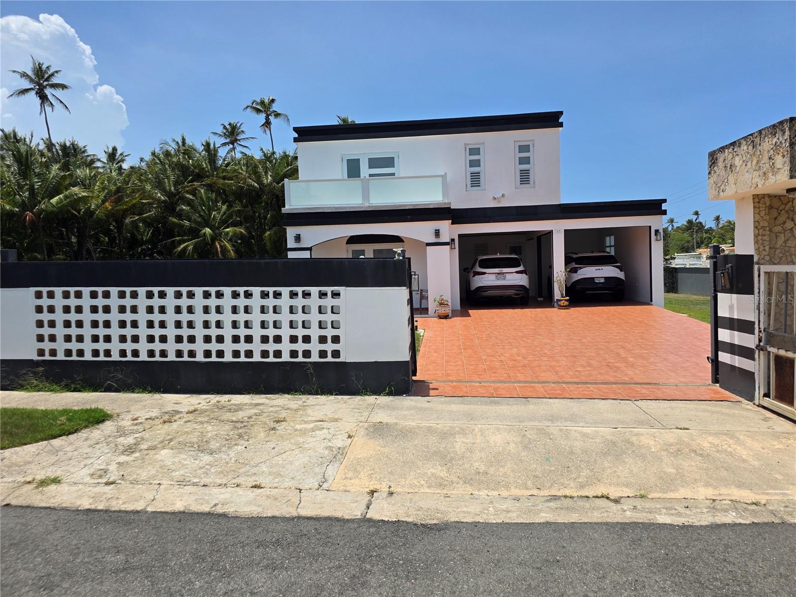 En Venta 6690 ALBACORA, VEGA ALTA, PR 00692