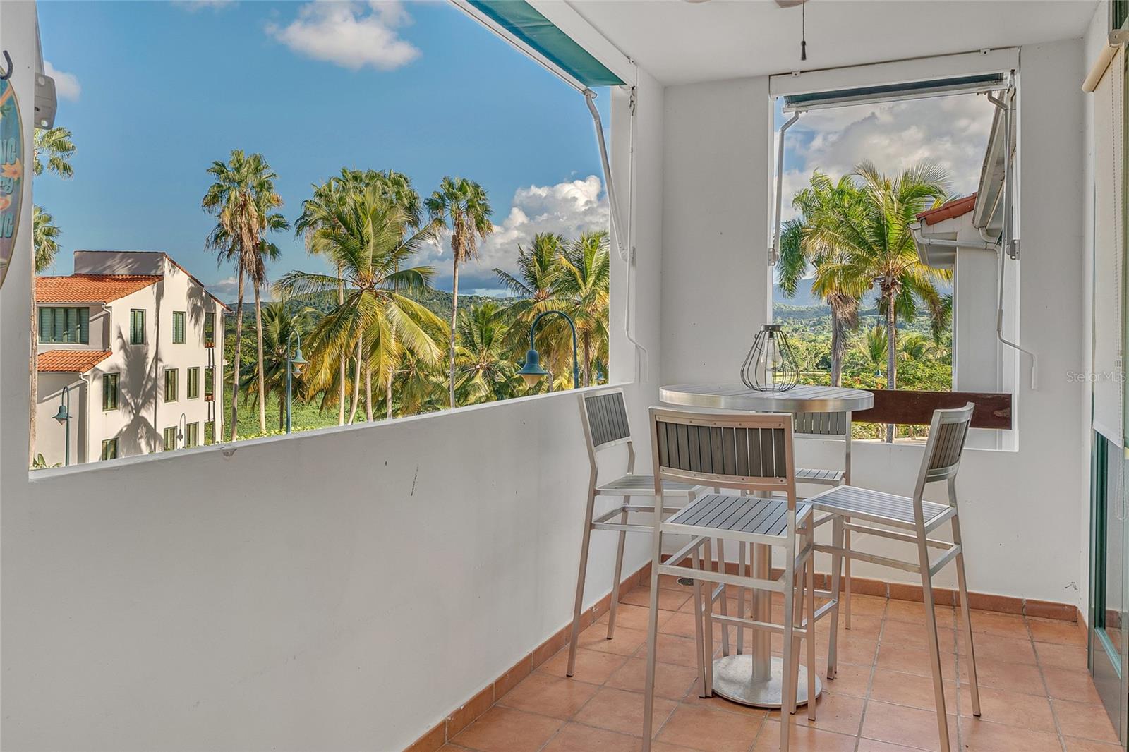 En Venta Cond. Rio Mar Village RIO GRANDE #102, RIO GRANDE, PR 00745