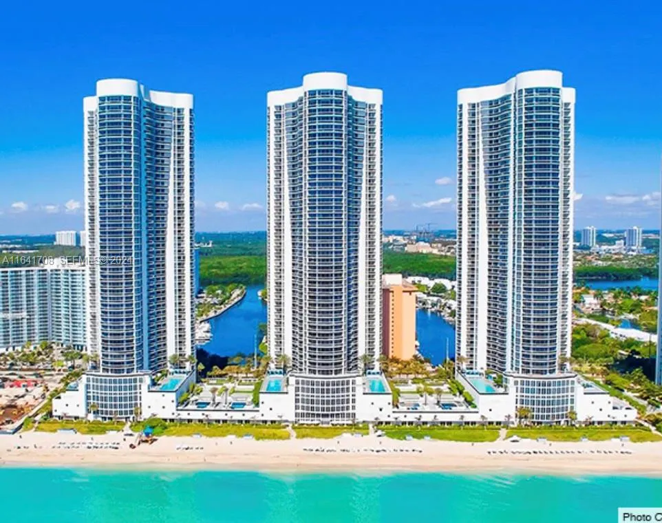 Foto de propiedad en  Sunny Isles Beach con MLS# 