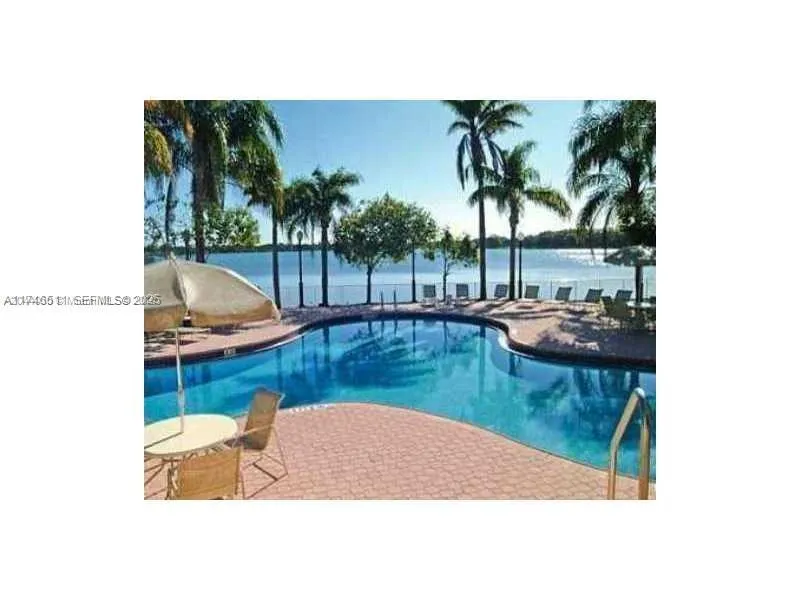 Foto de propiedad en  Oakland Park con MLS# 
