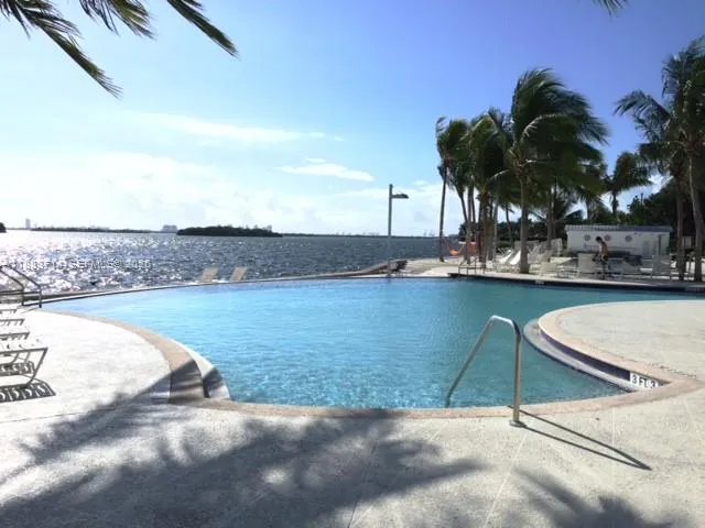 Foto de propiedad en  Miami con MLS# 