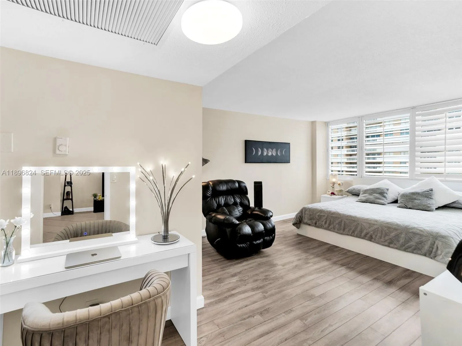 Foto de propiedad en  Hallandale Beach con MLS# 
