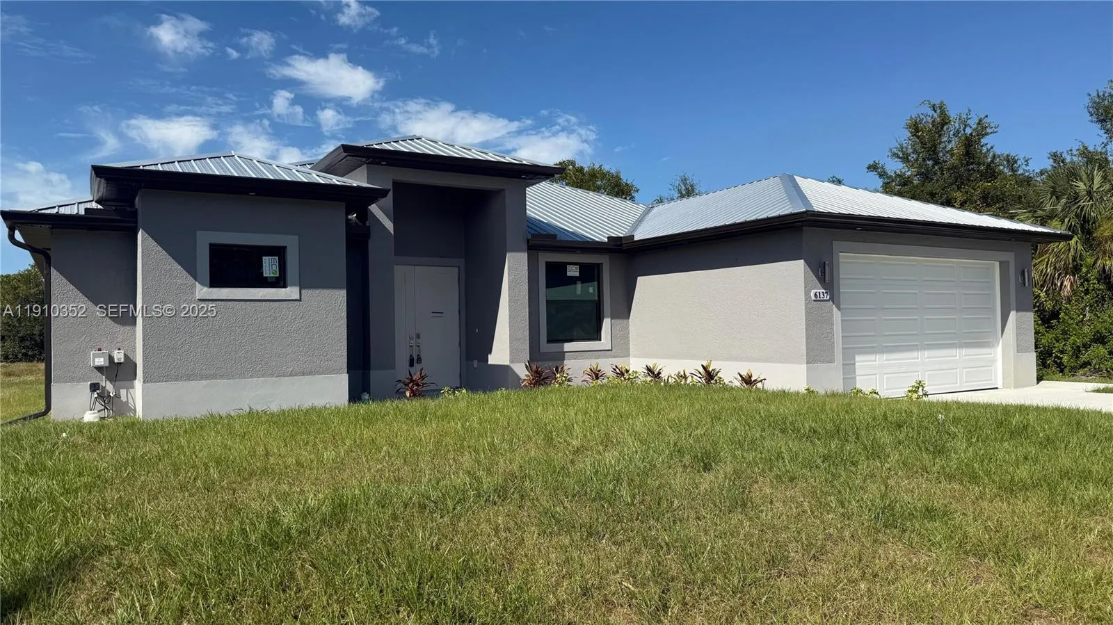 Foto de propiedad en  Lehigh Acres con MLS# 