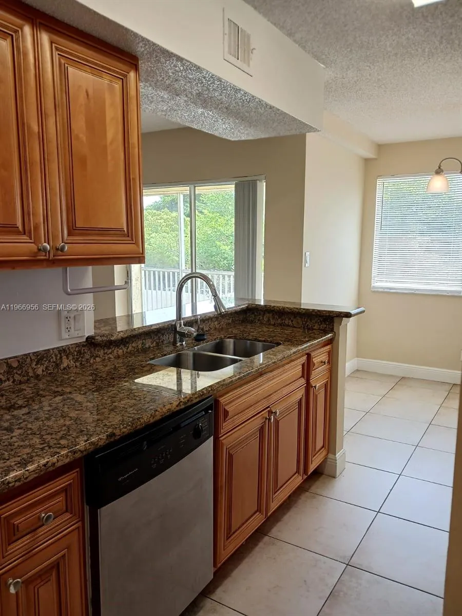 Foto de propiedad en  Tamarac con MLS# 
