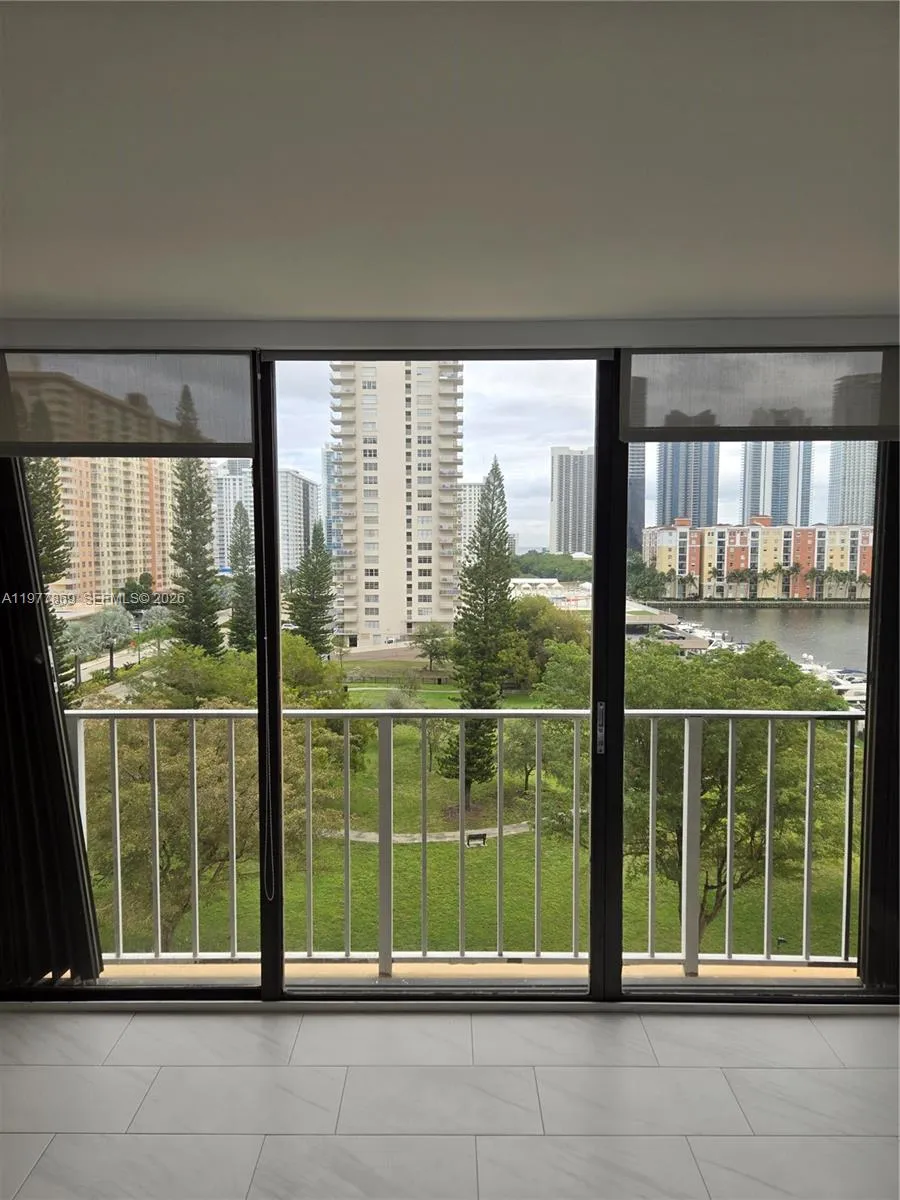 Foto de propiedad en  Sunny Isles Beach con MLS# 