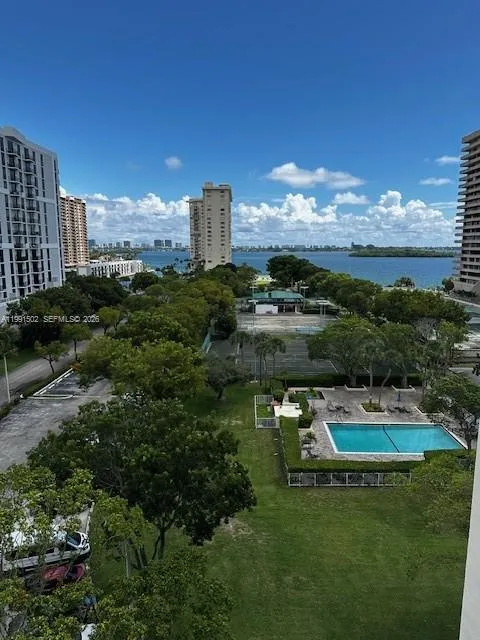 Foto de propiedad en  Miami con MLS# 