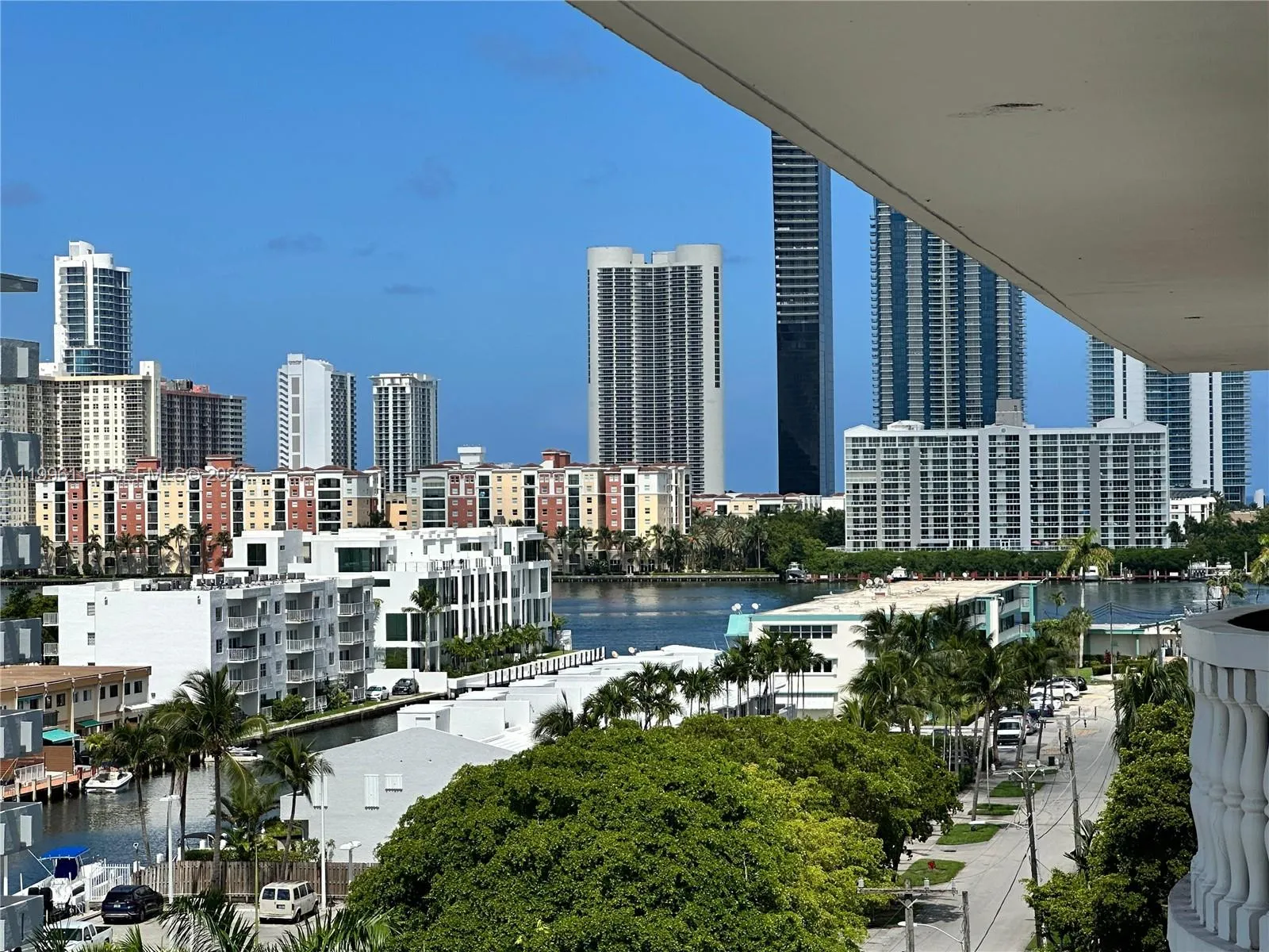 Foto de propiedad en  North Miami Beach con MLS# 
