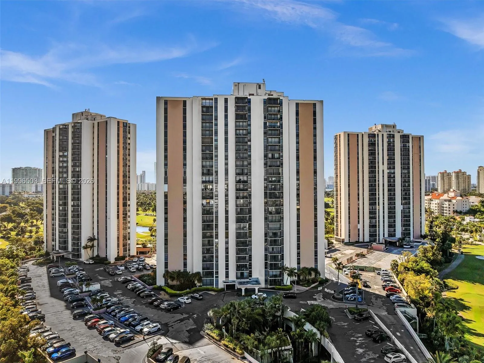 Foto de propiedad en  Aventura con MLS# 