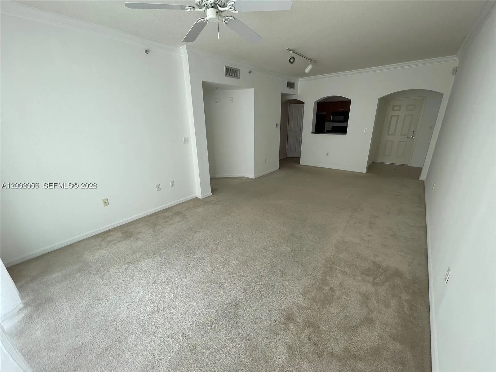 Foto de propiedad en  Surfside con MLS# 