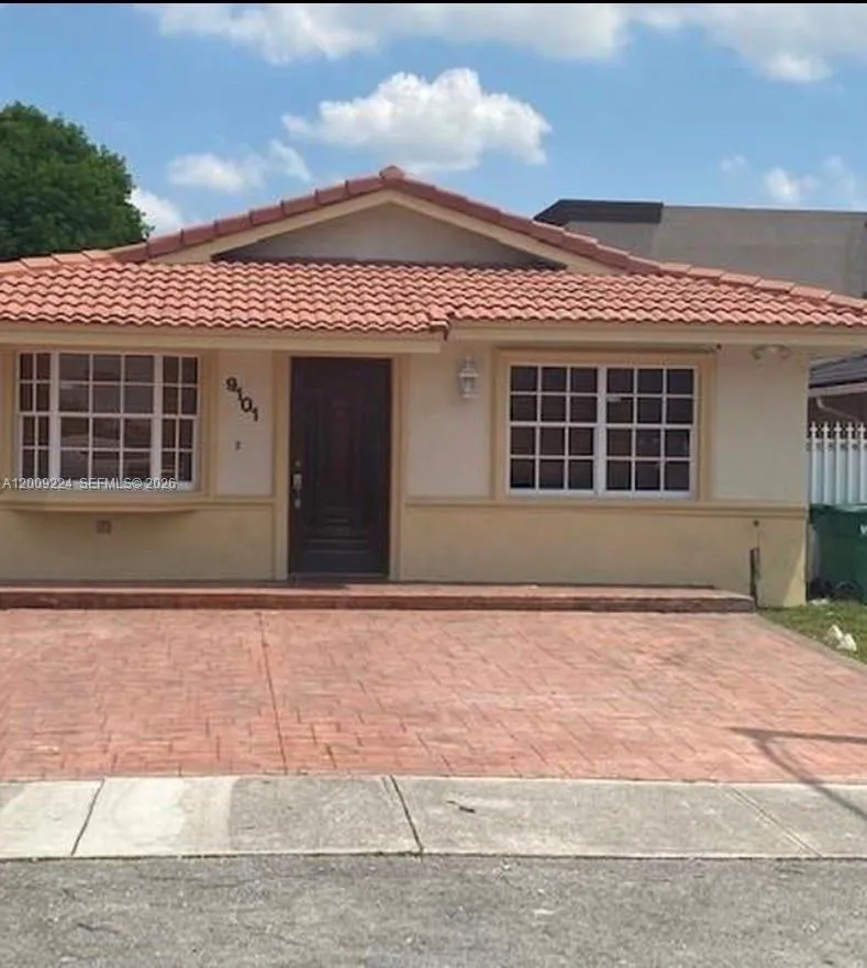 Foto de propiedad en  Hialeah Gardens con MLS# 
