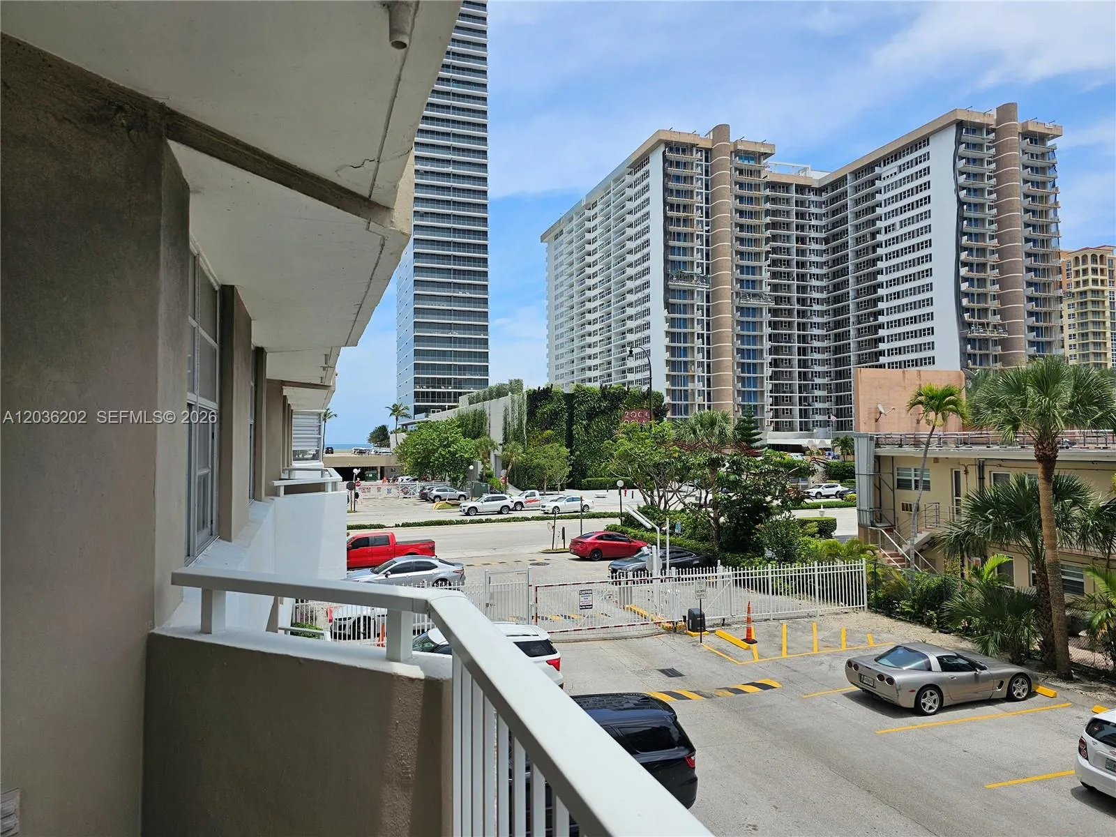 Foto de propiedad en  Hallandale Beach con MLS# 