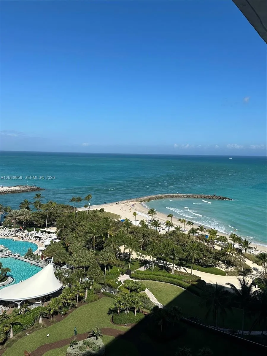 Foto de propiedad en  Bal Harbour con MLS# 
