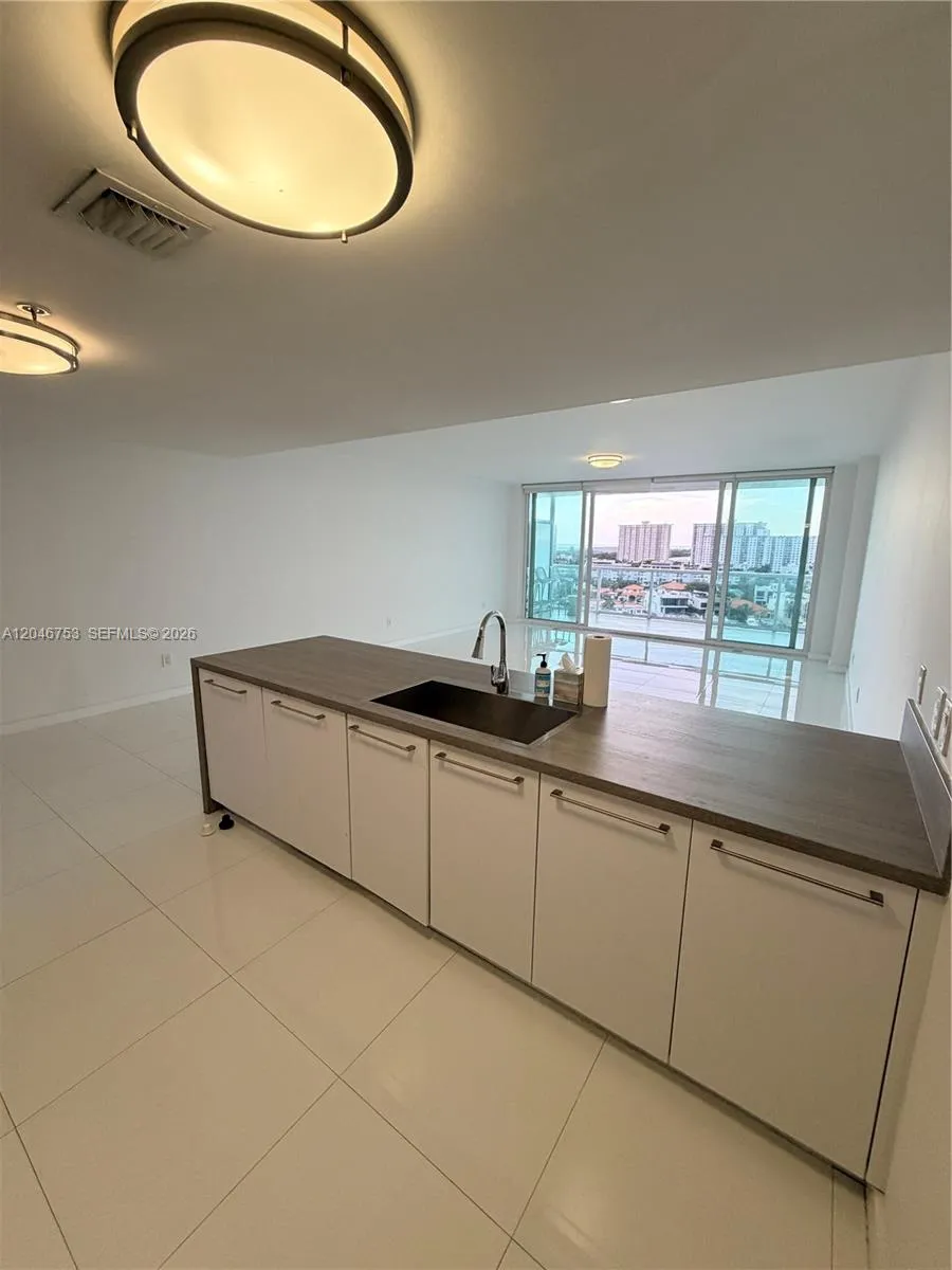 Foto de propiedad en  Sunny Isles Beach con MLS# 