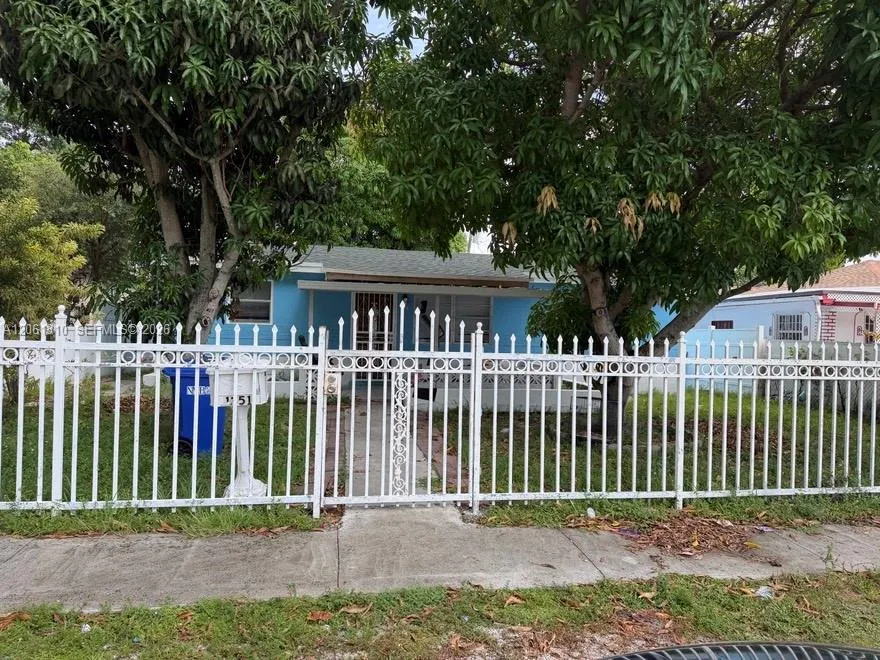 Foto de propiedad en  North Miami Beach con MLS# 