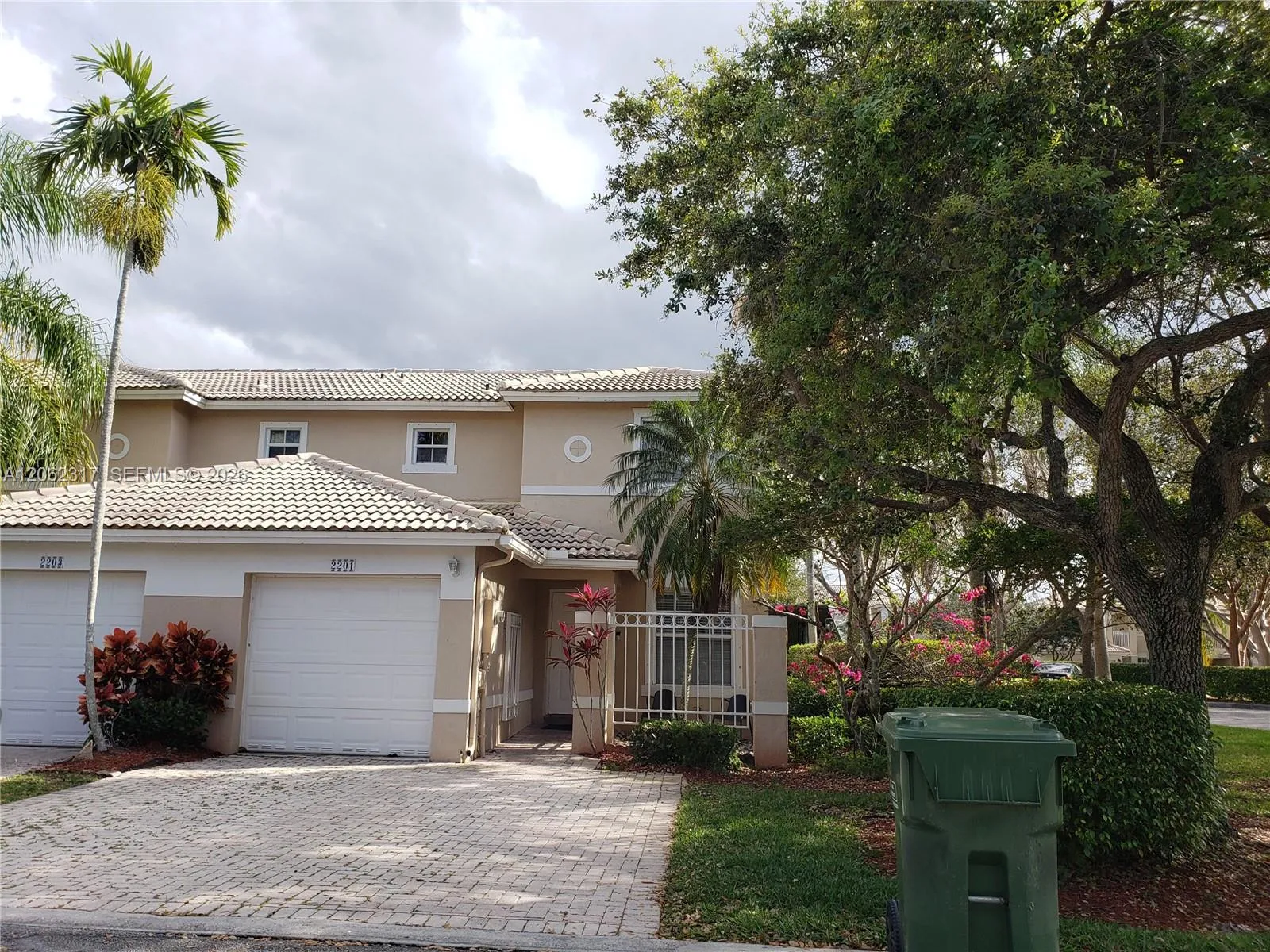 Foto de propiedad en  Pembroke Pines con MLS# 