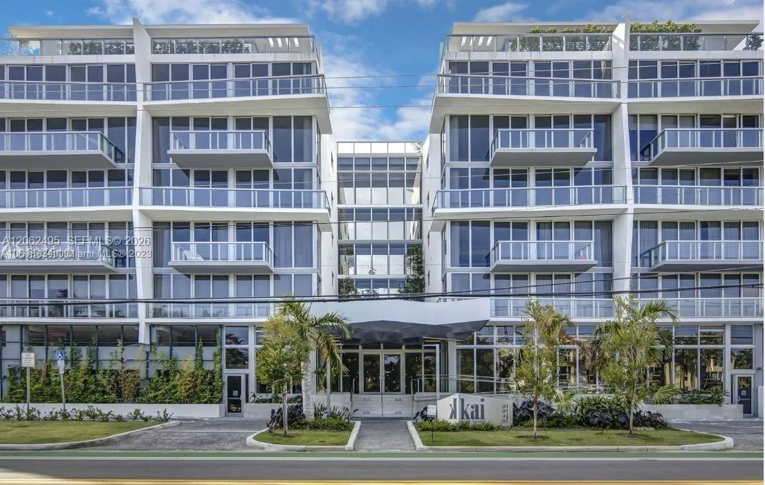Foto de propiedad en  Bay Harbor Islands con MLS# 