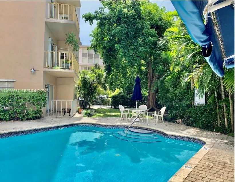Foto de propiedad en  Bay Harbor Islands con MLS# 