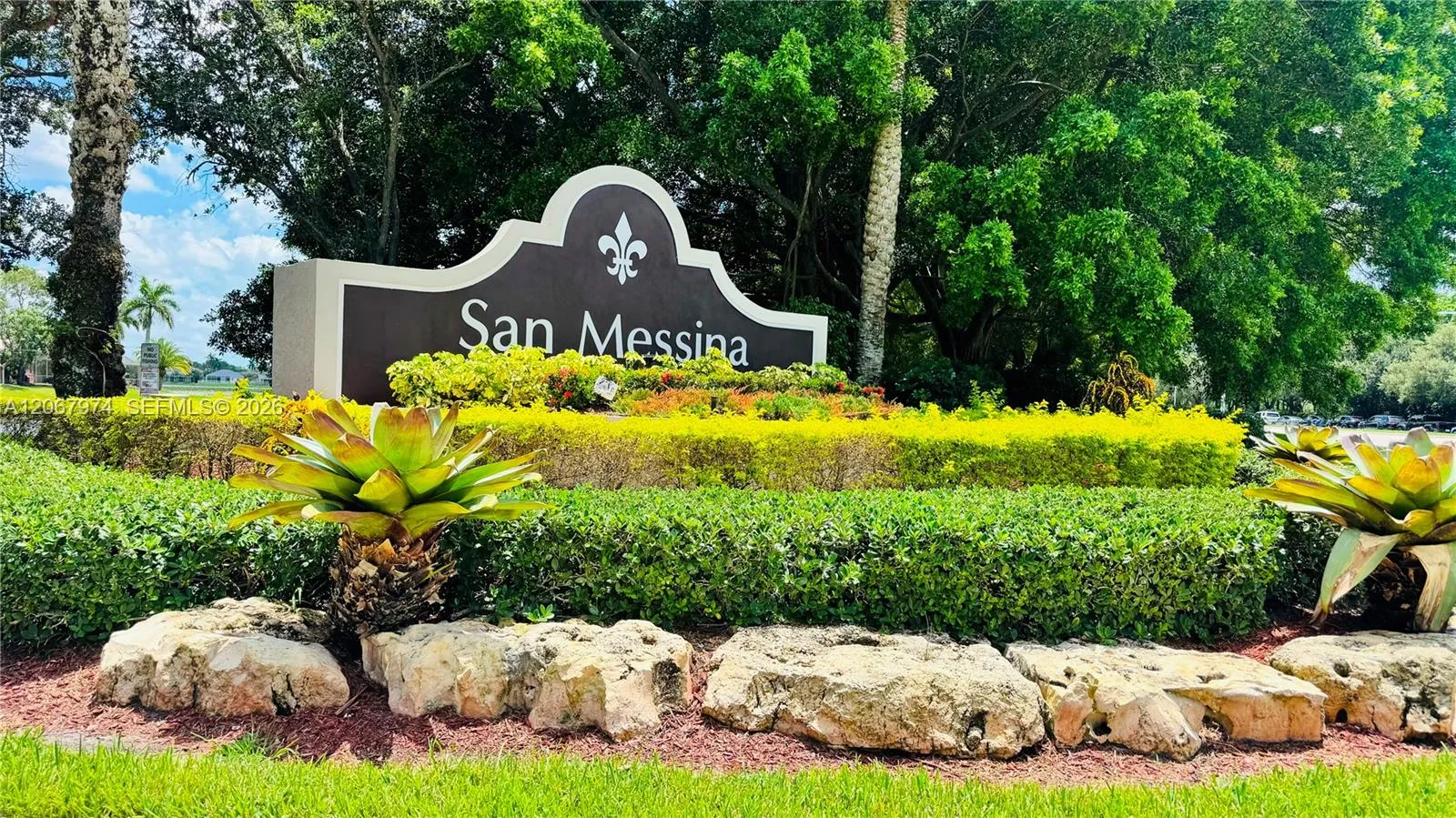 Foto de propiedad en  Weston con MLS# 