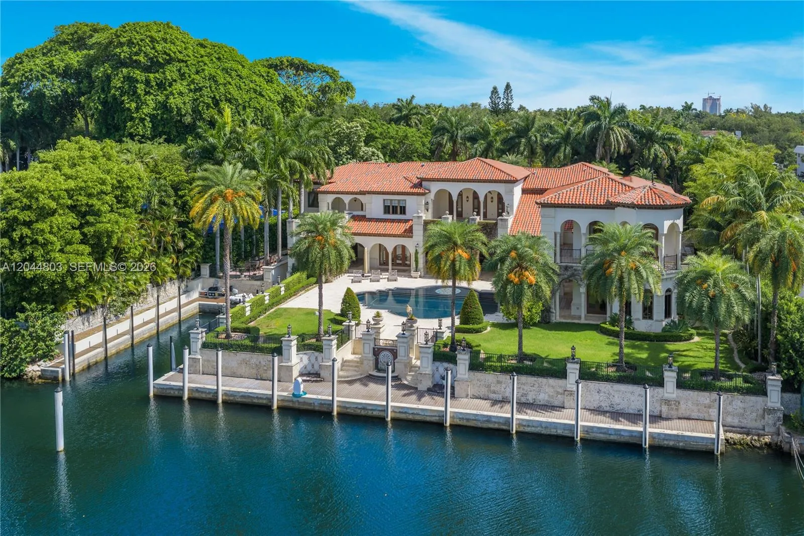 Foto de propiedad en  Coral Gables con MLS# 