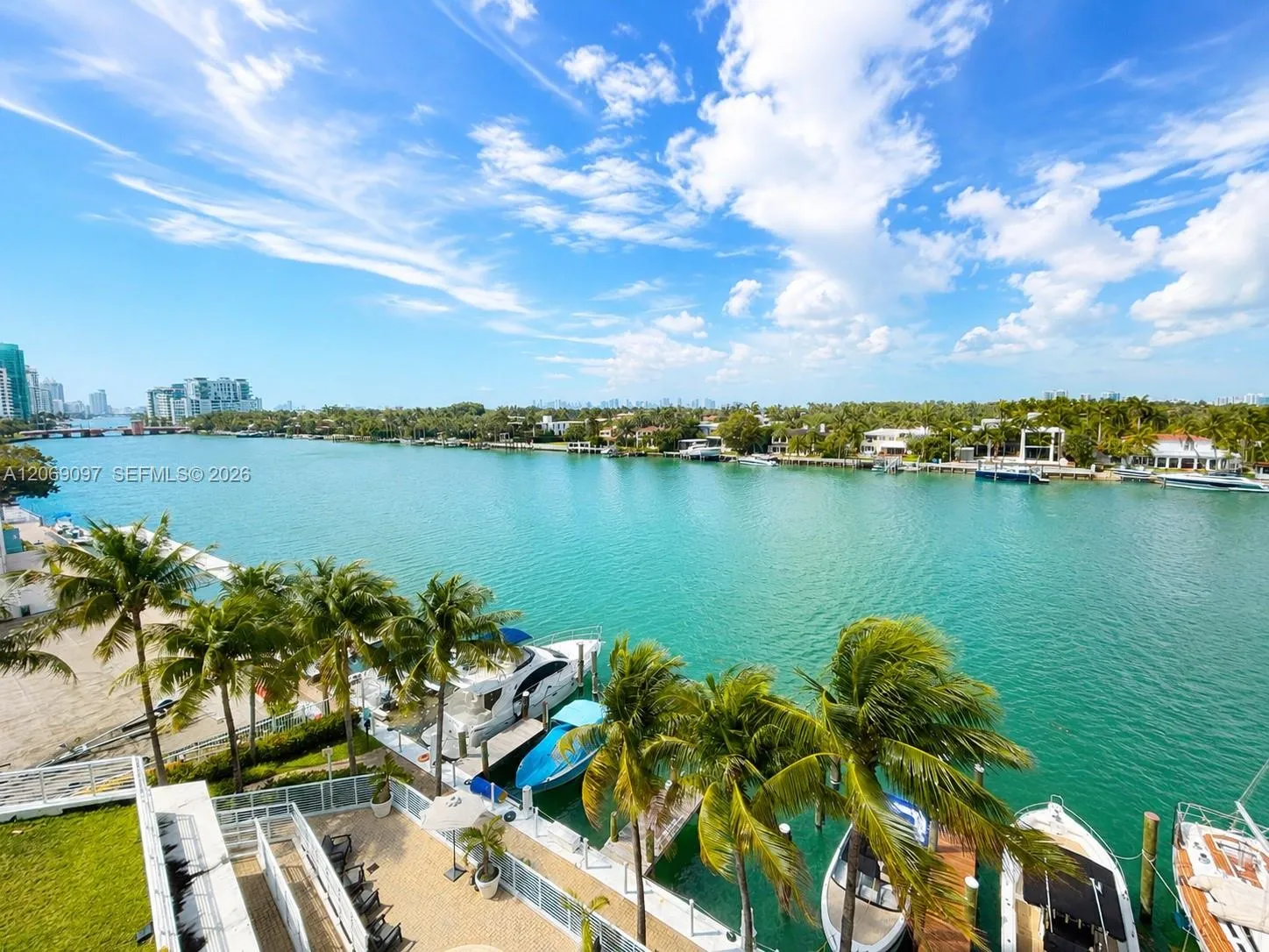 Foto de propiedad en  Miami Beach con MLS# 