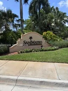 Foto de propiedad en  Weston con MLS# 