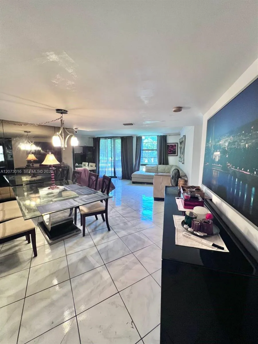 Foto de propiedad en  Aventura con MLS# 