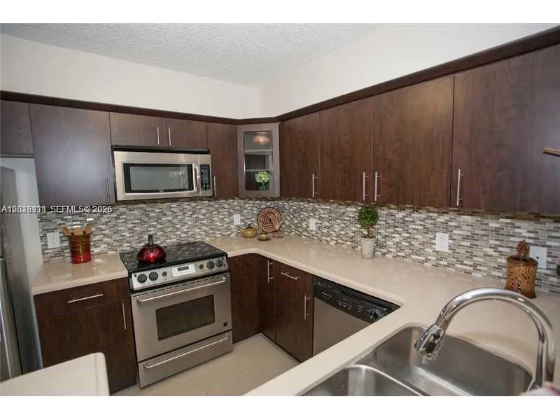 Foto de propiedad en  Doral con MLS# 