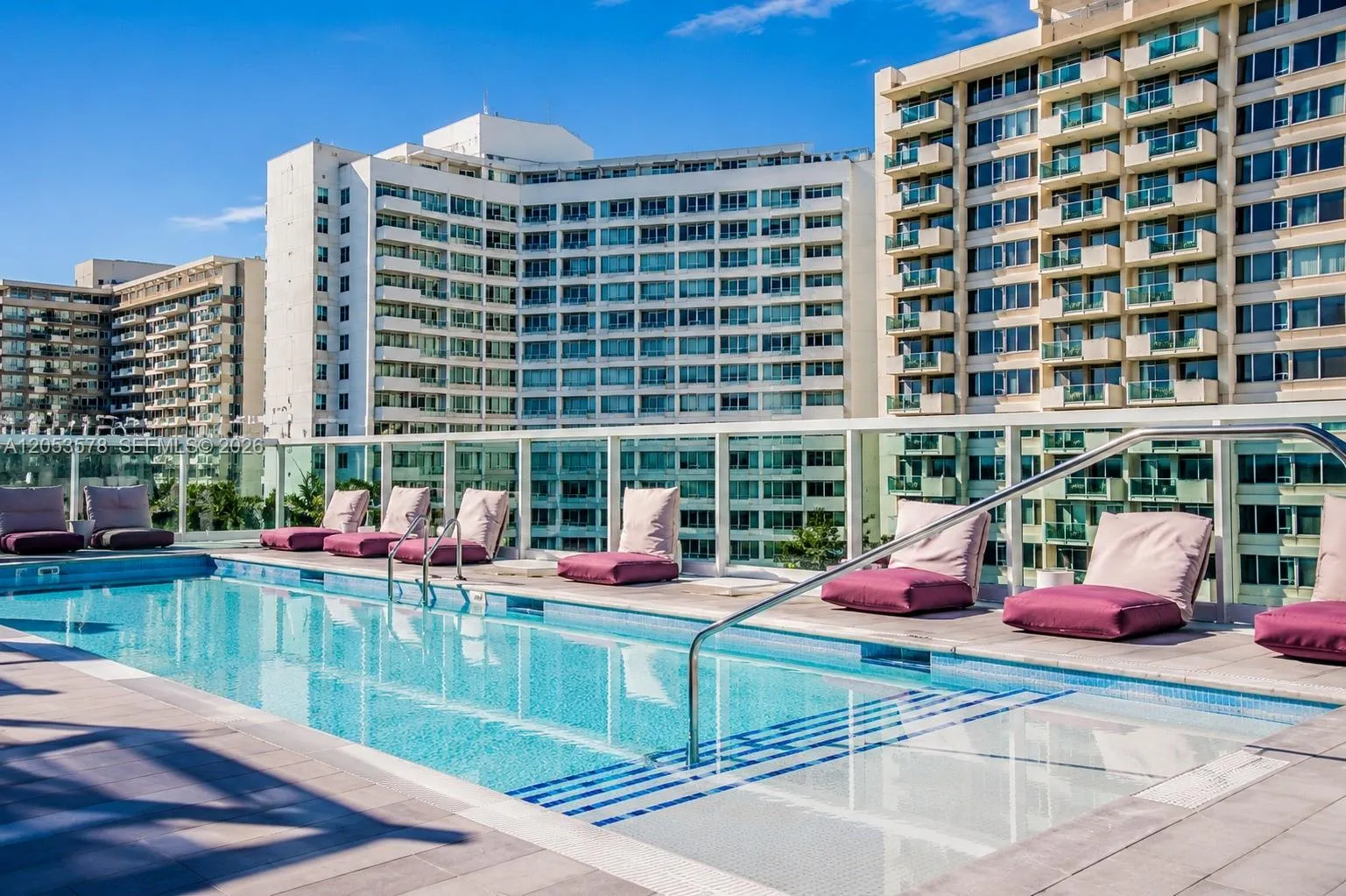 Foto de propiedad en  Miami Beach con MLS# 