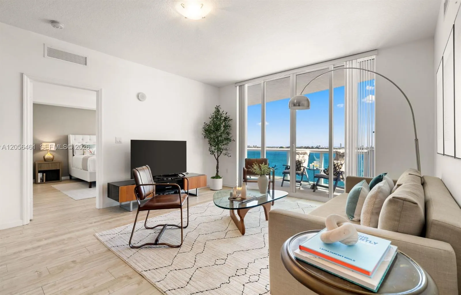 Foto de propiedad en  North Bay Village con MLS# 
