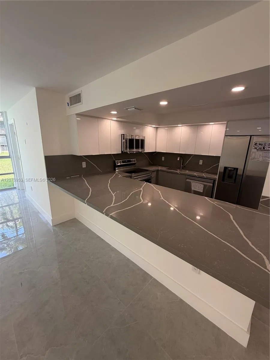 Foto de propiedad en  Hallandale Beach con MLS# 