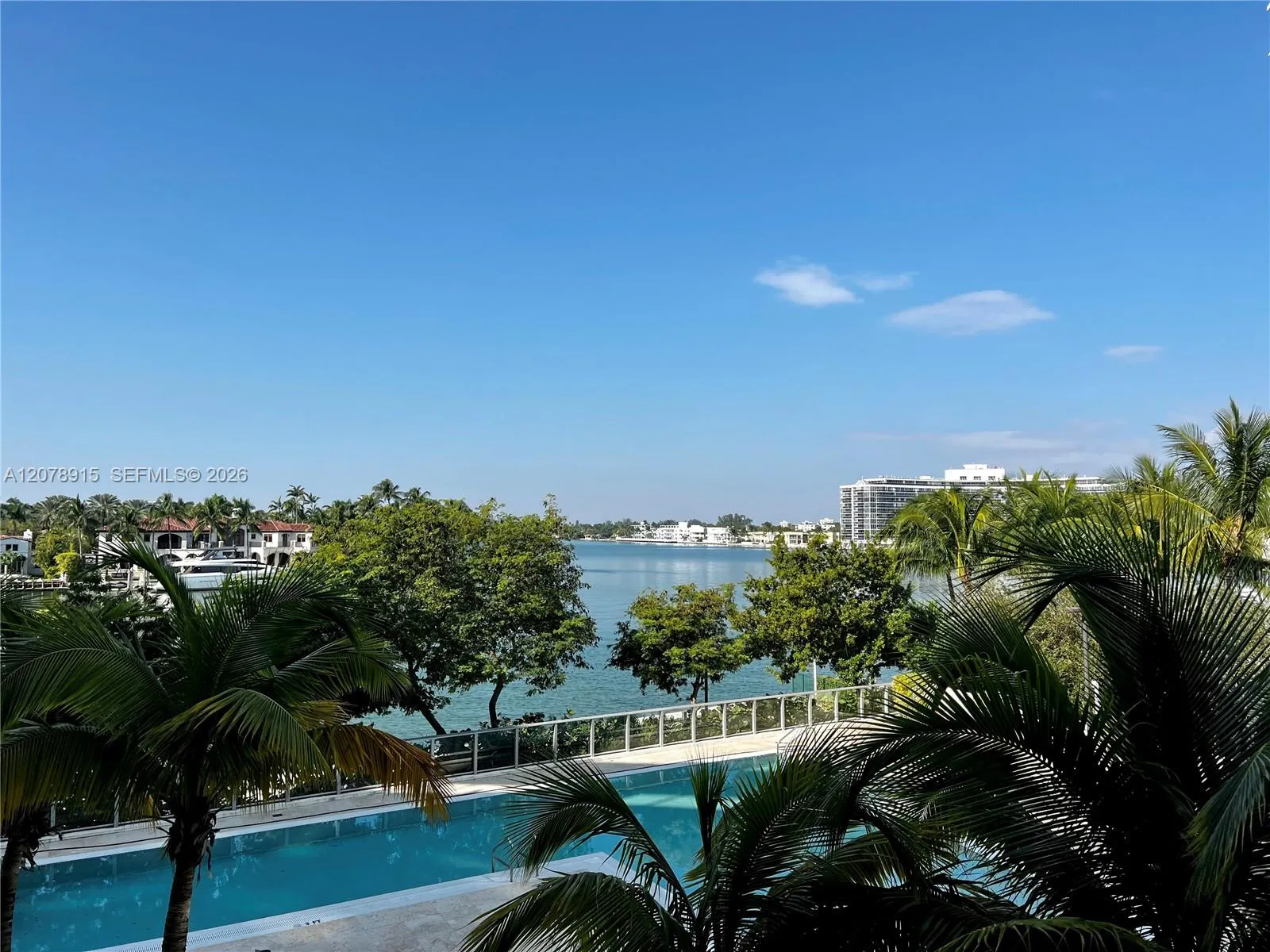 Foto de propiedad en  Miami Beach con MLS# 