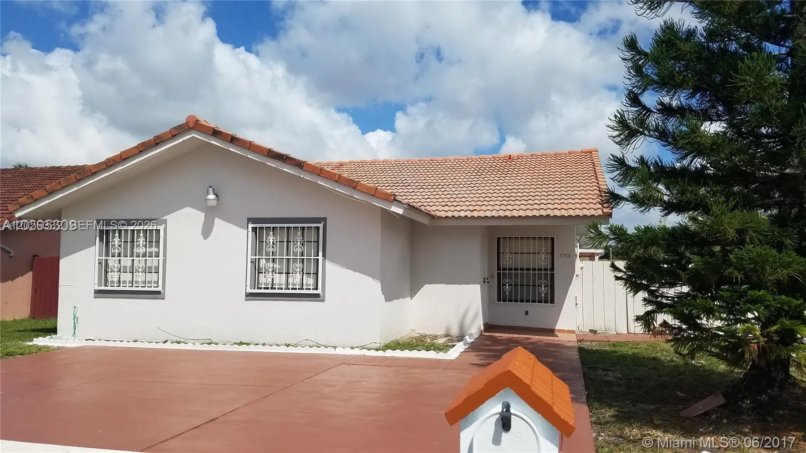 Foto de propiedad en  Hialeah con MLS# 